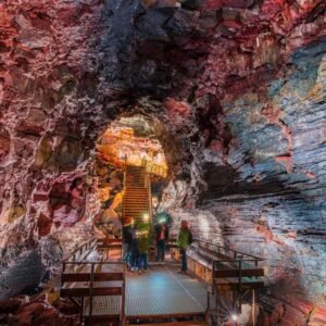 Raufarhólshellir Lava Tunnel - lastminute vakantie aanbiedingen