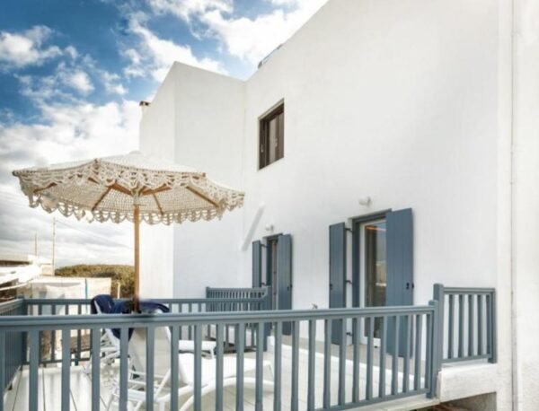 Flag Suites op Milos