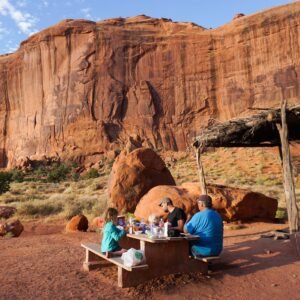 Kamperen bij Monument Valley - lastminute vakantie aanbiedingen