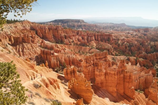 Rode rotsen en ruige kusten - lastminute vakantie aanbiedingen