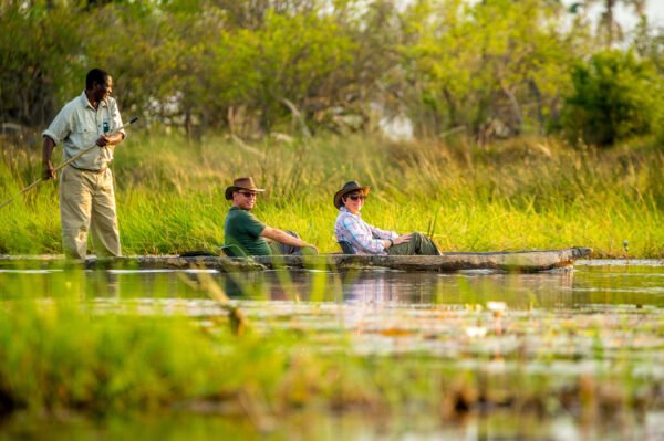 Varen in een Mokoro - lastminute vakantie aanbiedingen